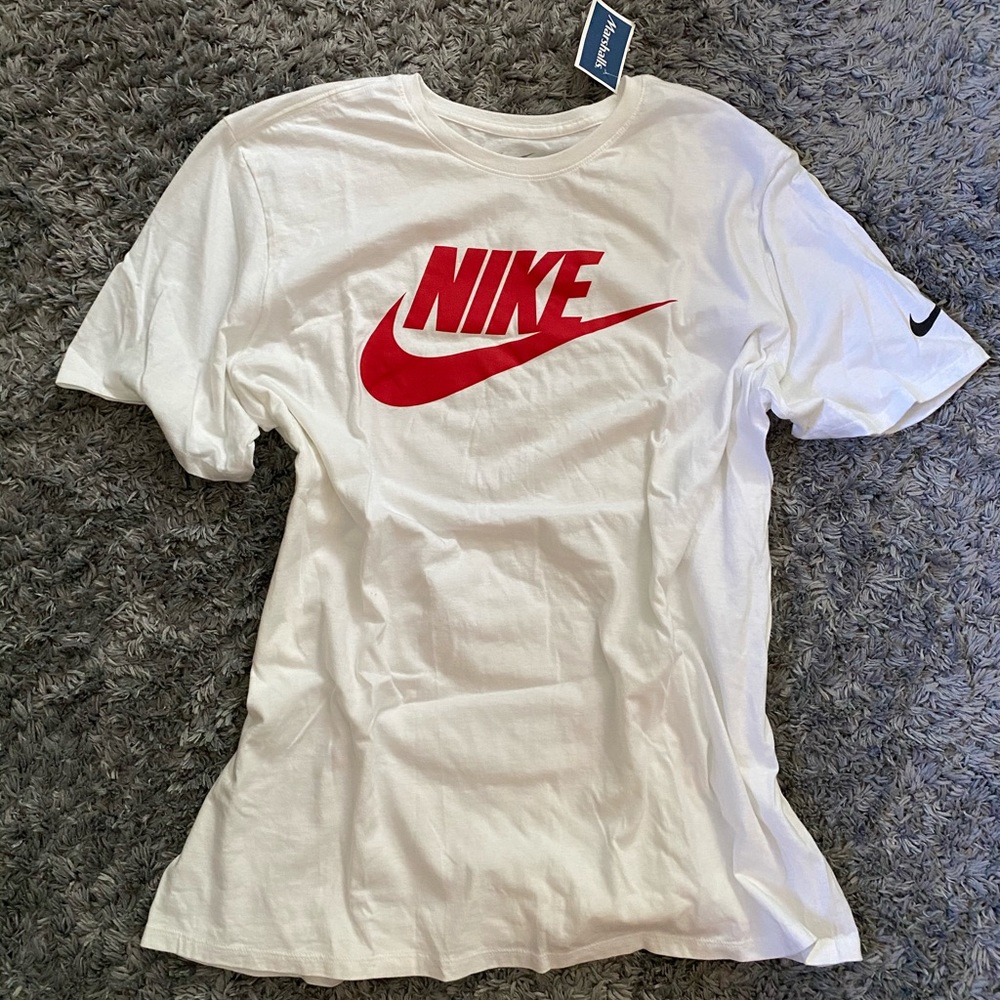 NWT Nike Short Sleeve T shirt